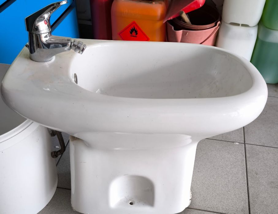 Bidé branco e m ótimo estado