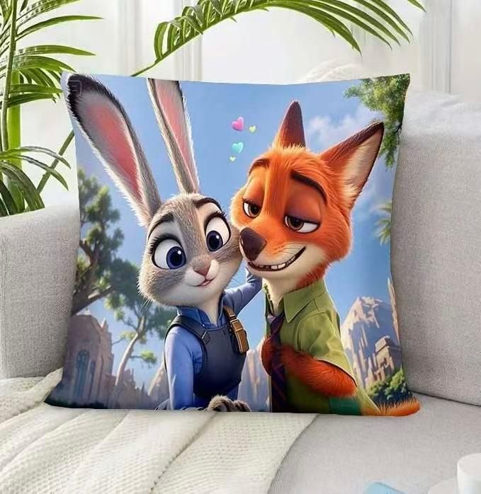 Poduszka  dla dzieci 45x45cm zootopia dla dzieci