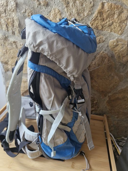 Mochila campismo Quechua Forclaz 25 ultralight