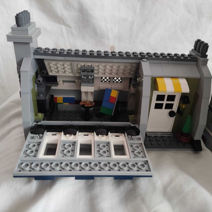 LEGO Parisian Restaurant USADO - 10243