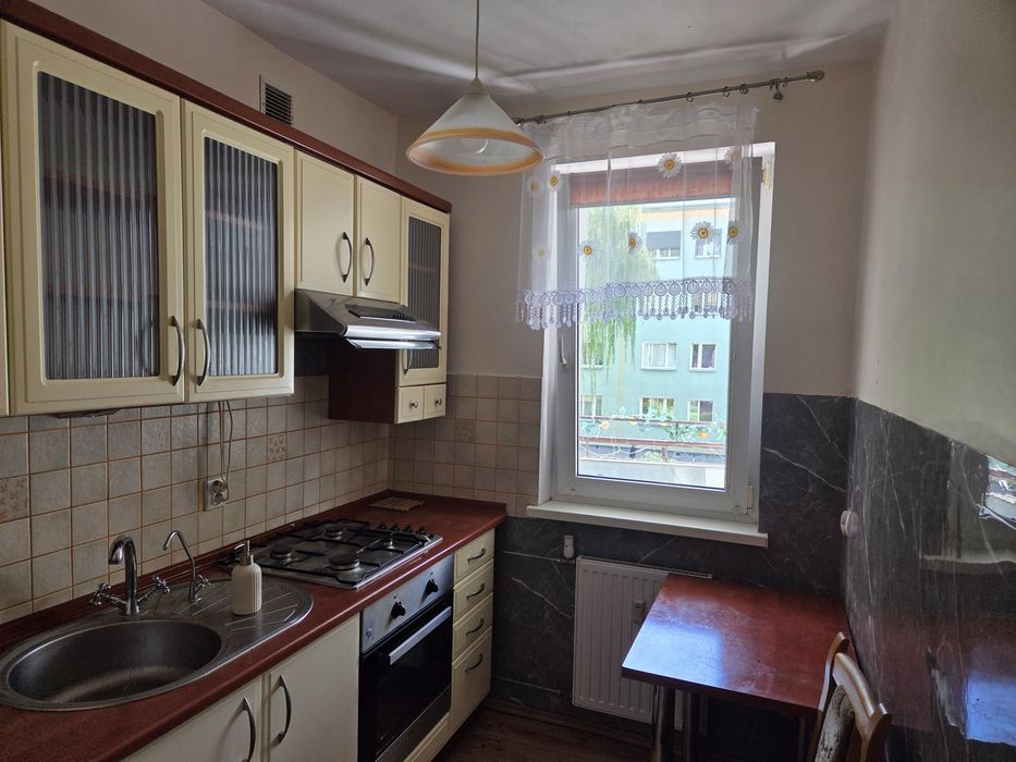 2 pokoje , balkon , akceptowany pies bądź kot