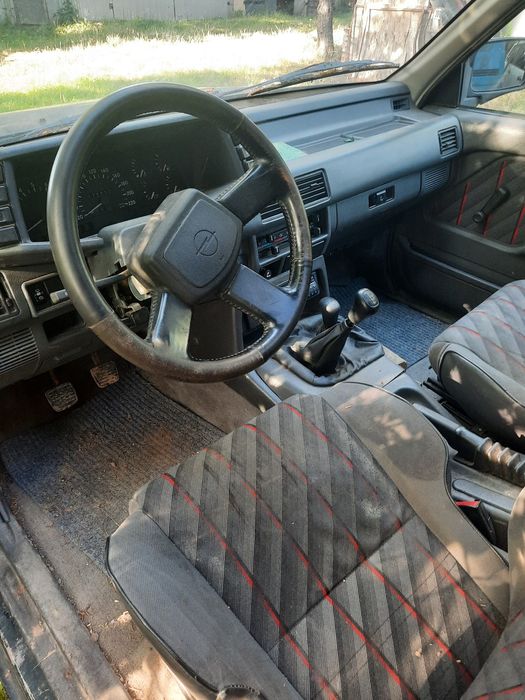 Sprzedam Opel Frontera na części