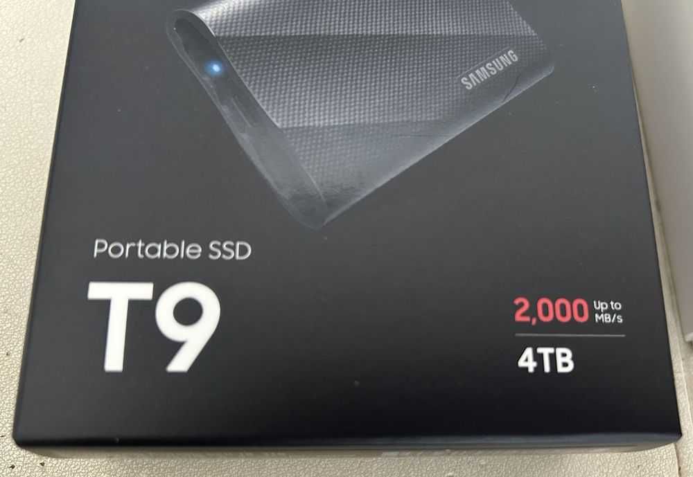 Zewnętrzny przenośny dysk SSD USB Samsung T9 4TB