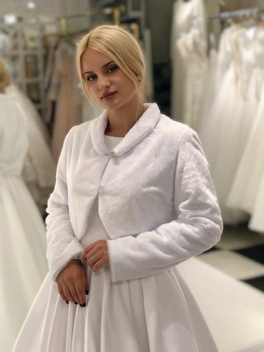 Продажа и Прокат Меховые белая и молочная свадебные шубки