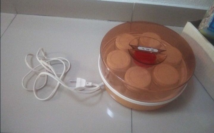 2 Iogurteira antigas