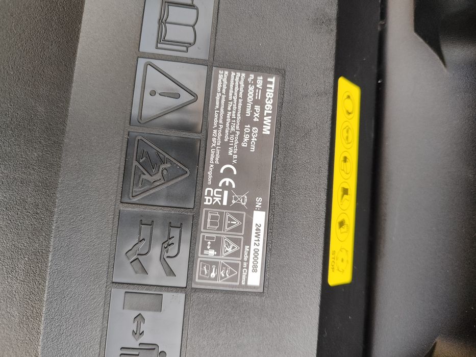 Akumulatorowa kosiarka Titan 18v, 5ah, ładowarka, rok 2024