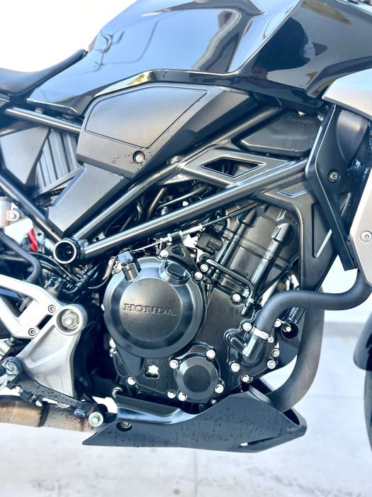 Honda CB300R - Top