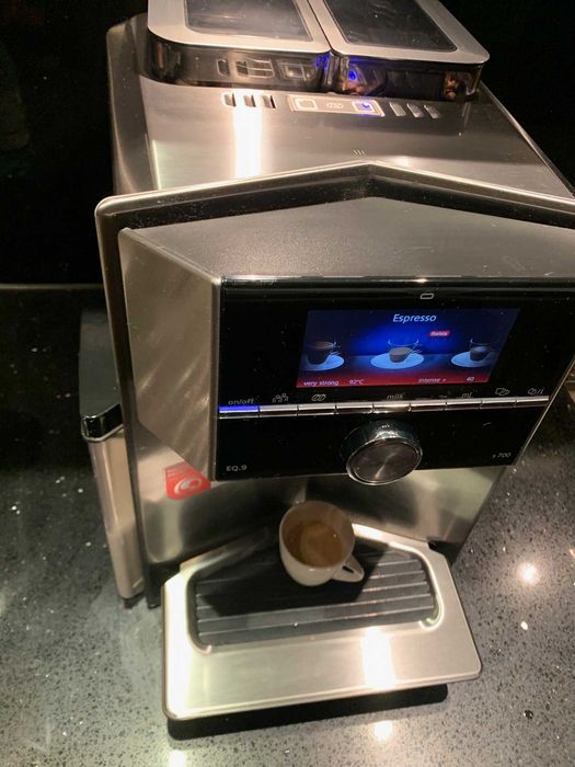 Siemens EQ9 s700 model high-end DWA MŁYNKI