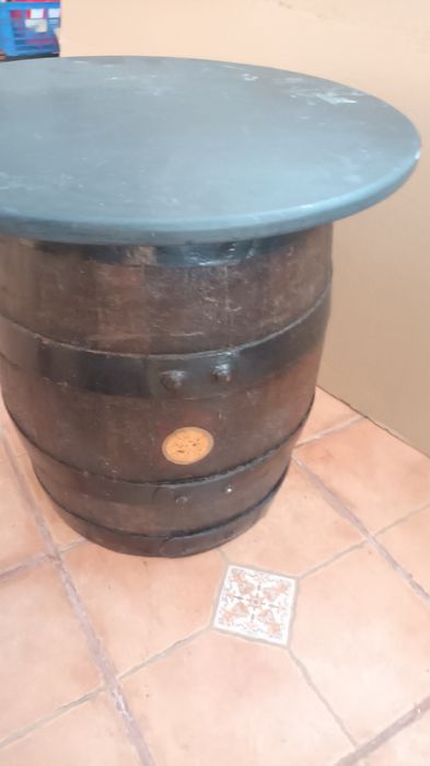 Três Pipos com tampo em pedra Xisto