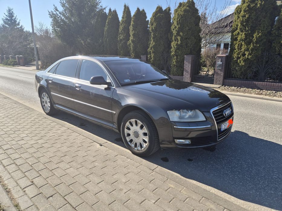 Audi A8 -uszkodzony