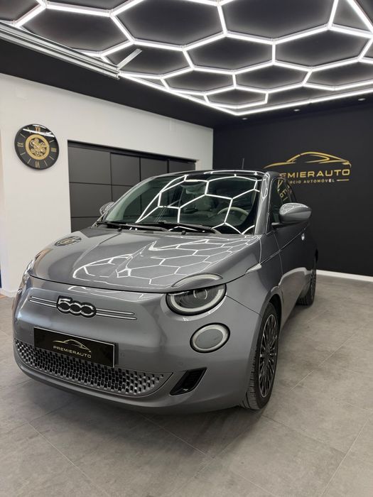 Fiat 500e La Prima