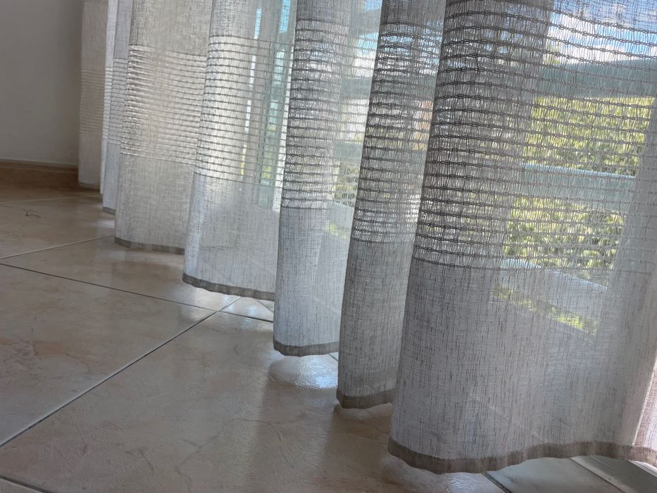 4 cortinados beges