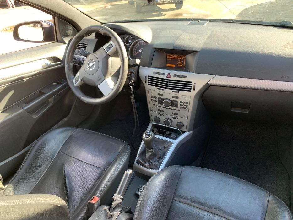 Opel astra gtc sport (1.9 cdti 150 cv)