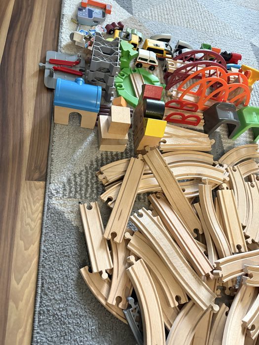 Drewniane klocki, tory, pociągi- Ikea i Elefanten