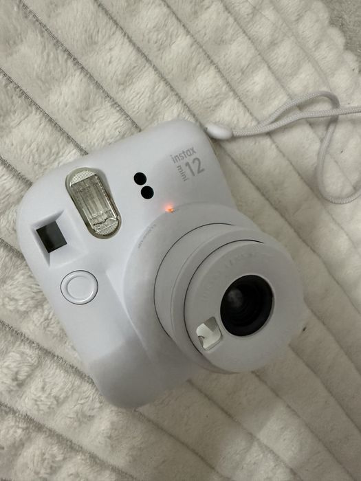 instax mini 12..