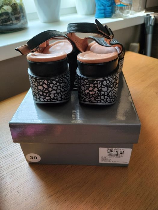 Buty Venezia sandały 39