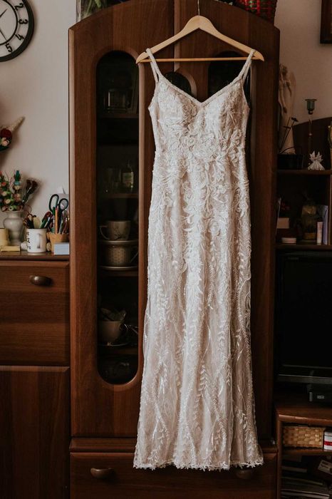 Suknia ślubna dopasowana z doczepianym trenem/ spódnicą, rozmiar 36