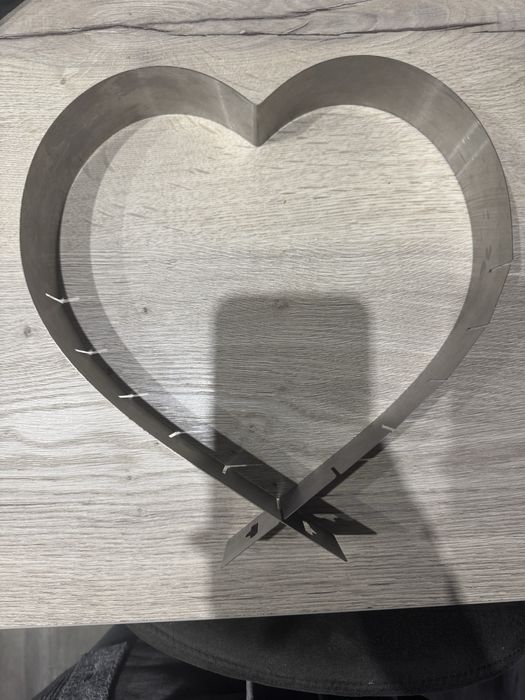 Regulowany rant serce serca do pieczenia nowy