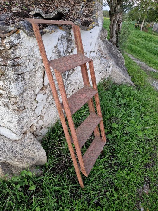 Escada de ferro como novo