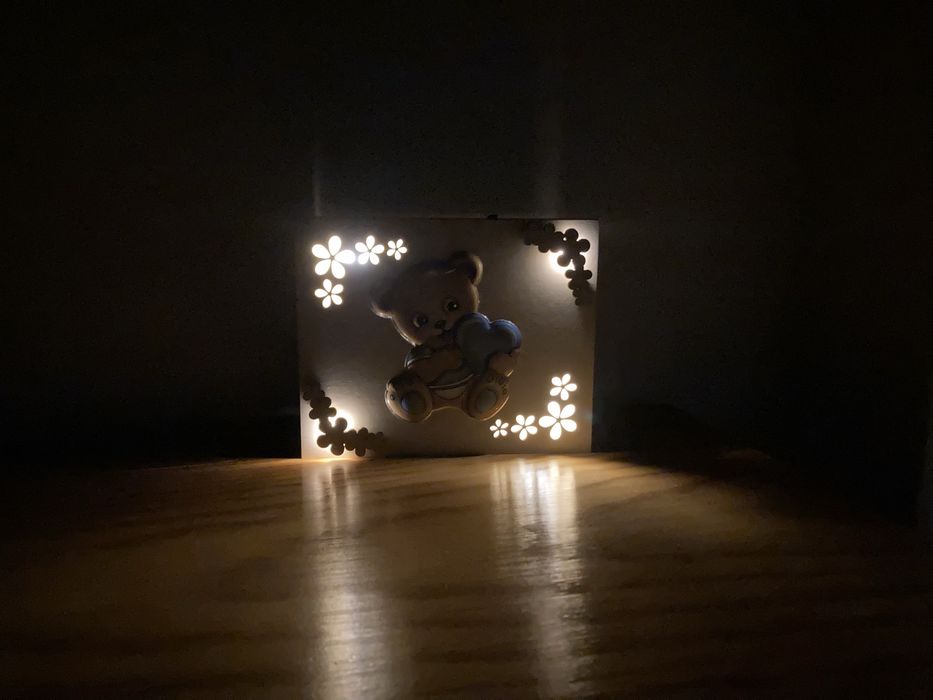 Luz de presença com acabamentos em prata