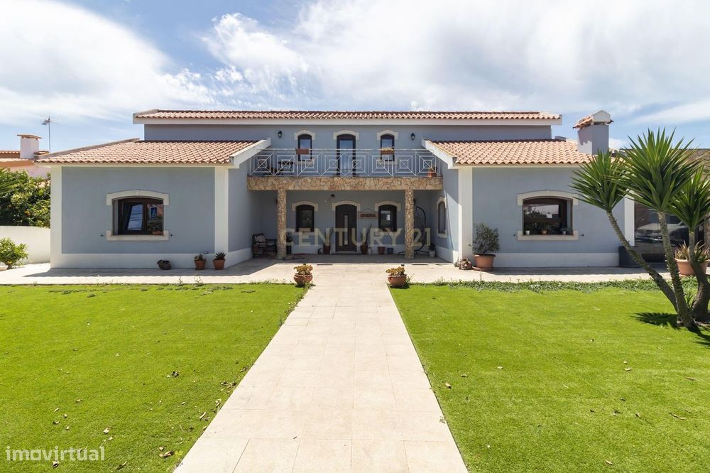 Moradia T6 em Palmela com Lote de 880m² Totalmente Remodelada junto ao