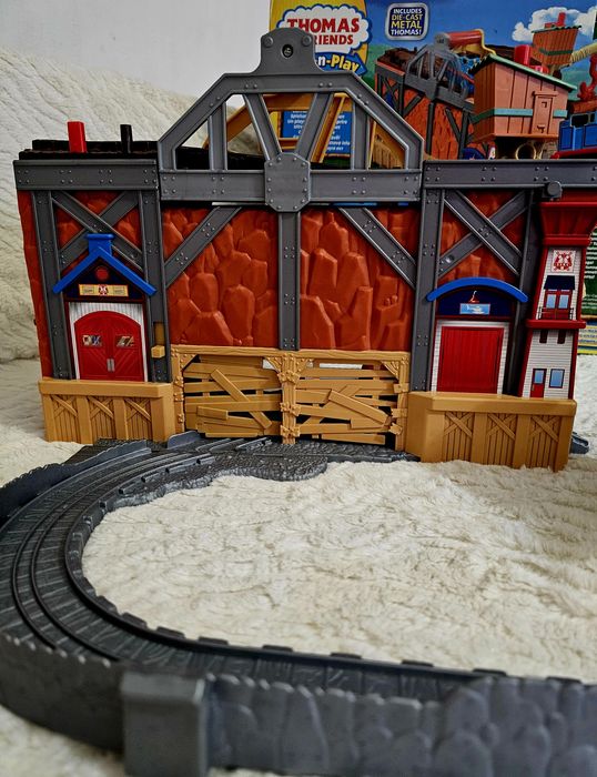 Fisher Price Zestaw Tomek i Przyjaciele Ucieczka z Wyspy Mistry