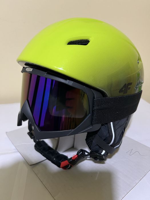 Kask narciarski 4F + gogle