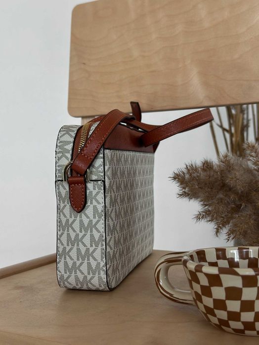 Сумка Michael Kors Jet Set milk