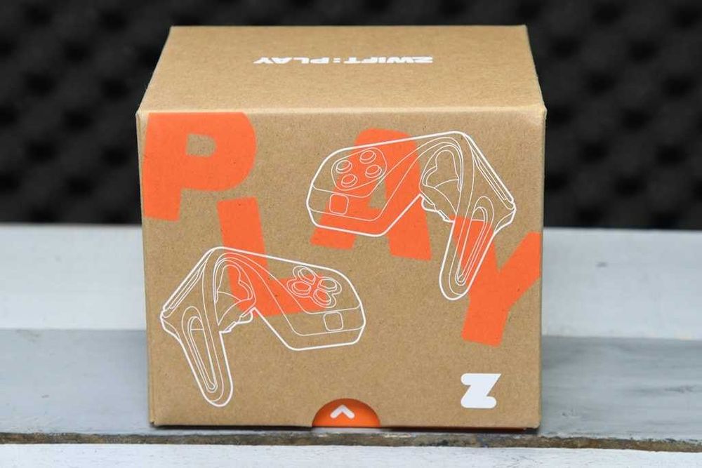 Comandos Zwift Play, NOVOS, ainda selados na caixa da transportadora.