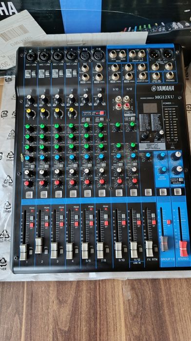 MG12XU Yamaha mixer