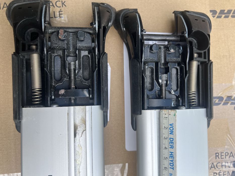 Thule WingBar Edge 958x na relingi Audi A4 B8