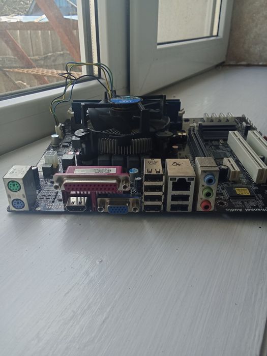 ECS H61H2-M6 v2.0 материнка комплект 1155 socket, 4 Гб ОЗУ, интел g630