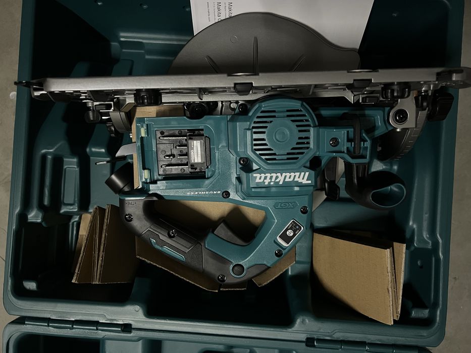 Serra circular makita 235mm 40v nova com garantia