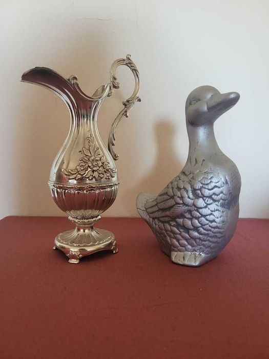 jarra de decoração e pato de decoração