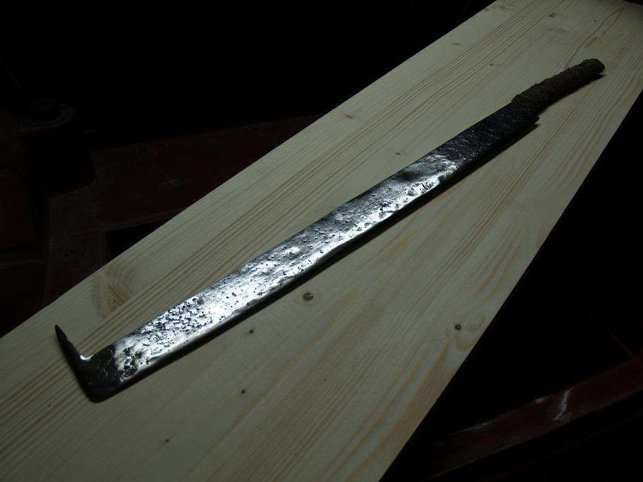 Miecz replika Uruk Hai Władca Pierścieni