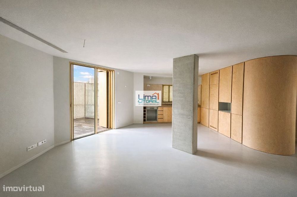 Moderno apartamento T2 - Centro de Leiria - com parqueamento interior