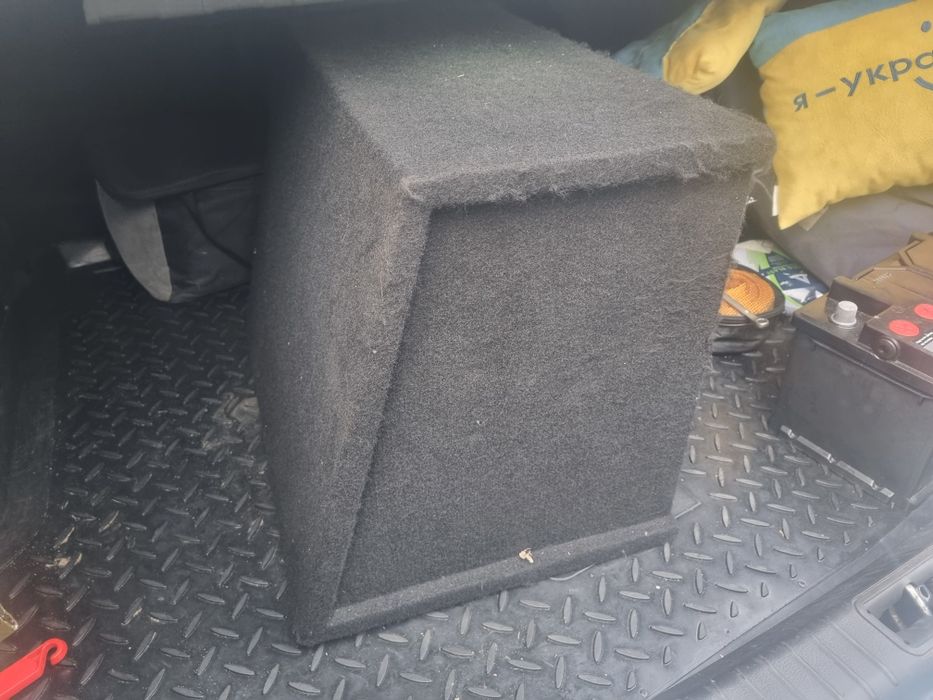 Продам сабуфер в хорошем состоянии