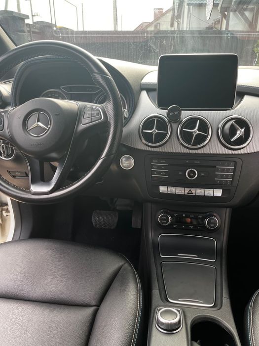 Мерседес електричний-w242-250e