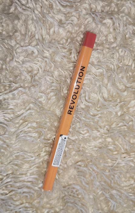 Konturówka do ust Revolution Maffashion Milan nowa