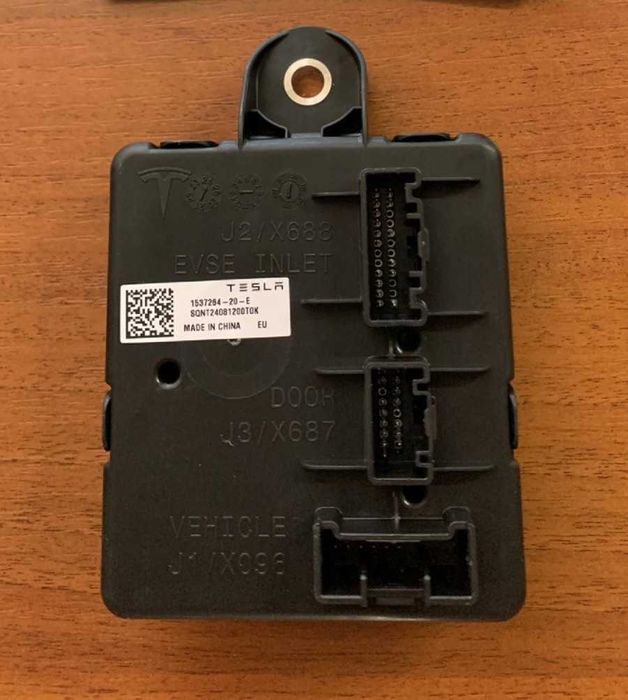 Ретрофит Tesla Model 3/Y . Highland  CCS2 Адаптер