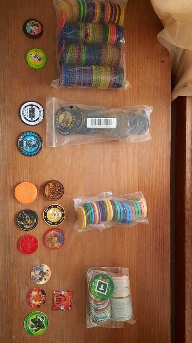 Várias coleção de Tazos