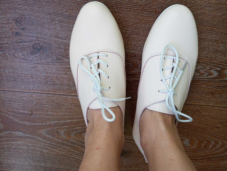 Продам кожаные новые макасины.