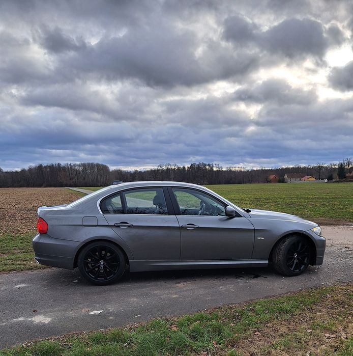 BMW E90 automat  2010r