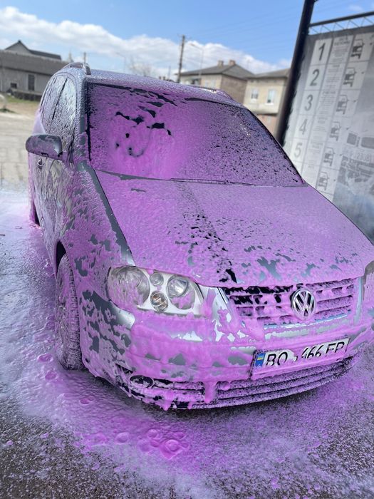 Продається Volkswagen Turan 2.0 TDI