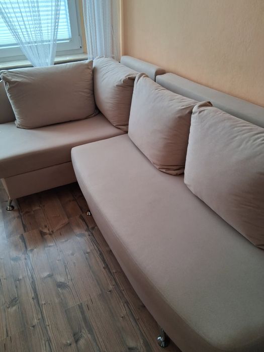 Narożnik z funkcją spania i skrzyniami
