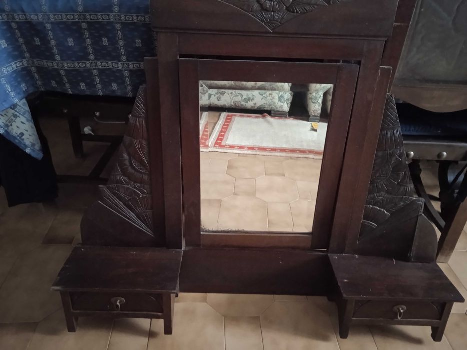 Espelho antigo em madeira