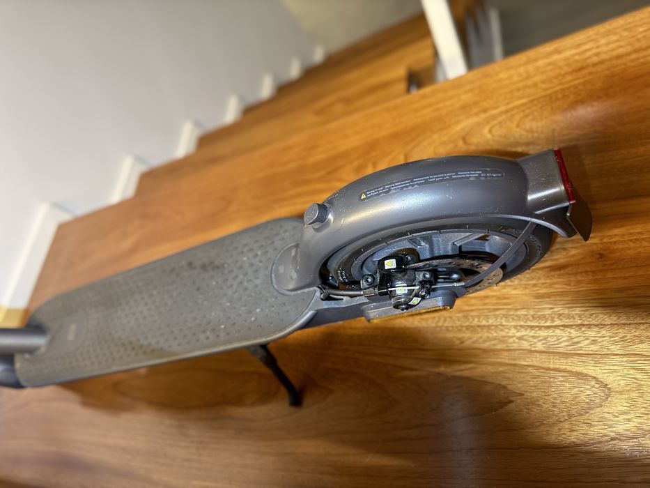 Trotinete Xiaomi Mi Electric Scooter Pro 2 + pneu suplente + caixa