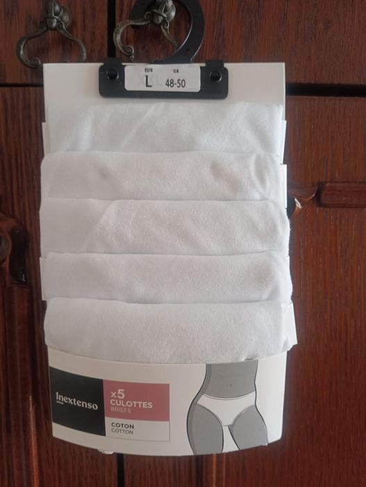 Набір жіночих трусиків