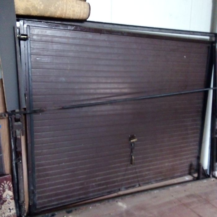 Drzwi/brama garażowe uchylne