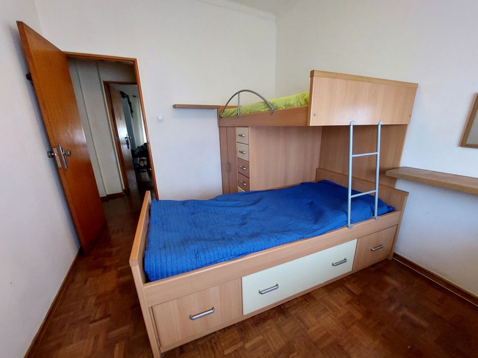 Beliche com roupeiro